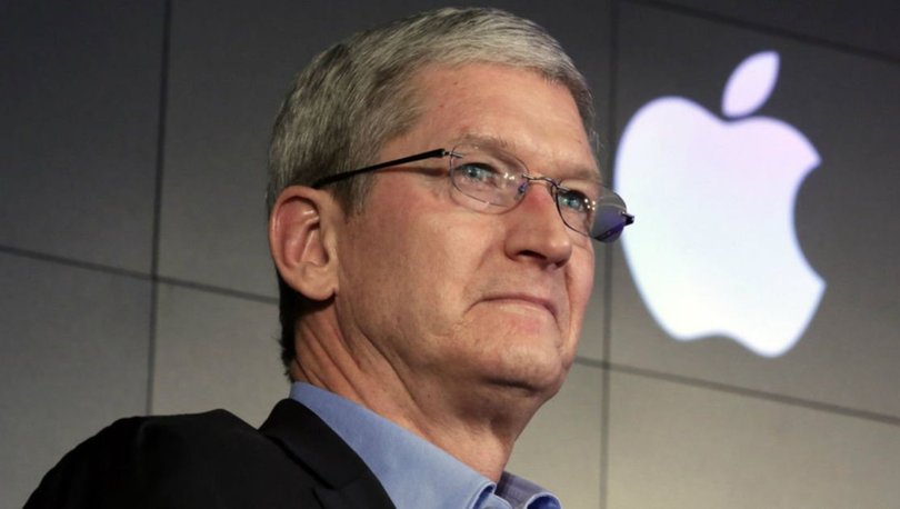 Apple CEO’su kendi maaşının %40’tan fazla düşürülmesini talep etti